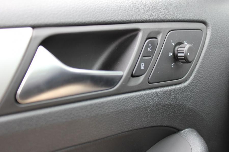  Volkswagen Jetta TDi 2011 года  (фото 65 из 120)